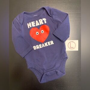 ⭐️2/$5.00⭐️—Old Navy 0-3m Heart Breaker Long Sleeve Onesie m